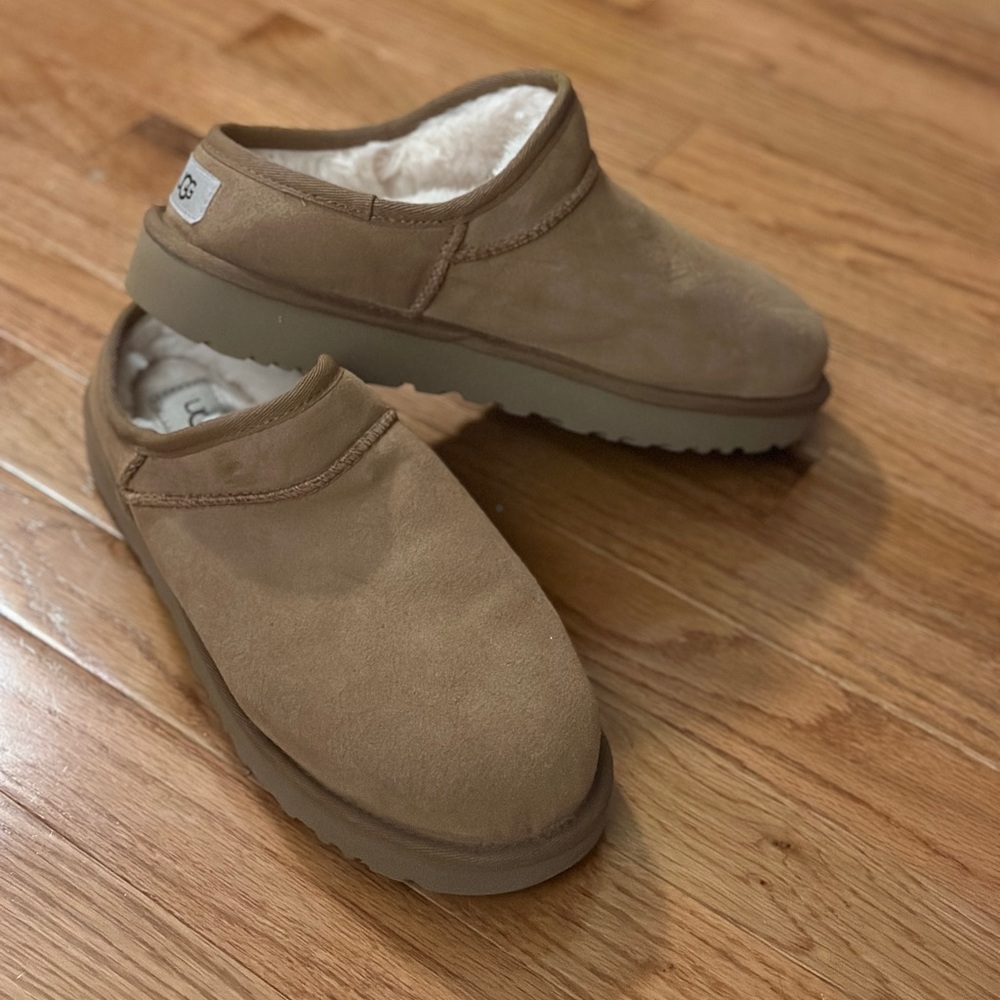 Ugg clogs